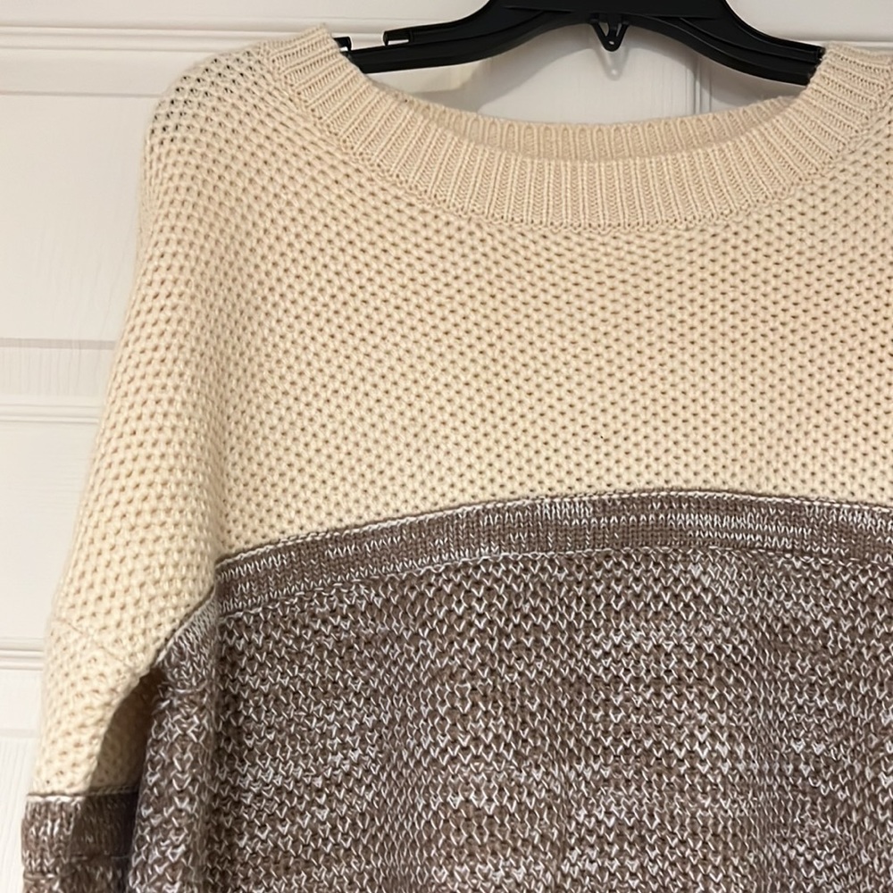 Amazon Sweater - Picture 3 of 4